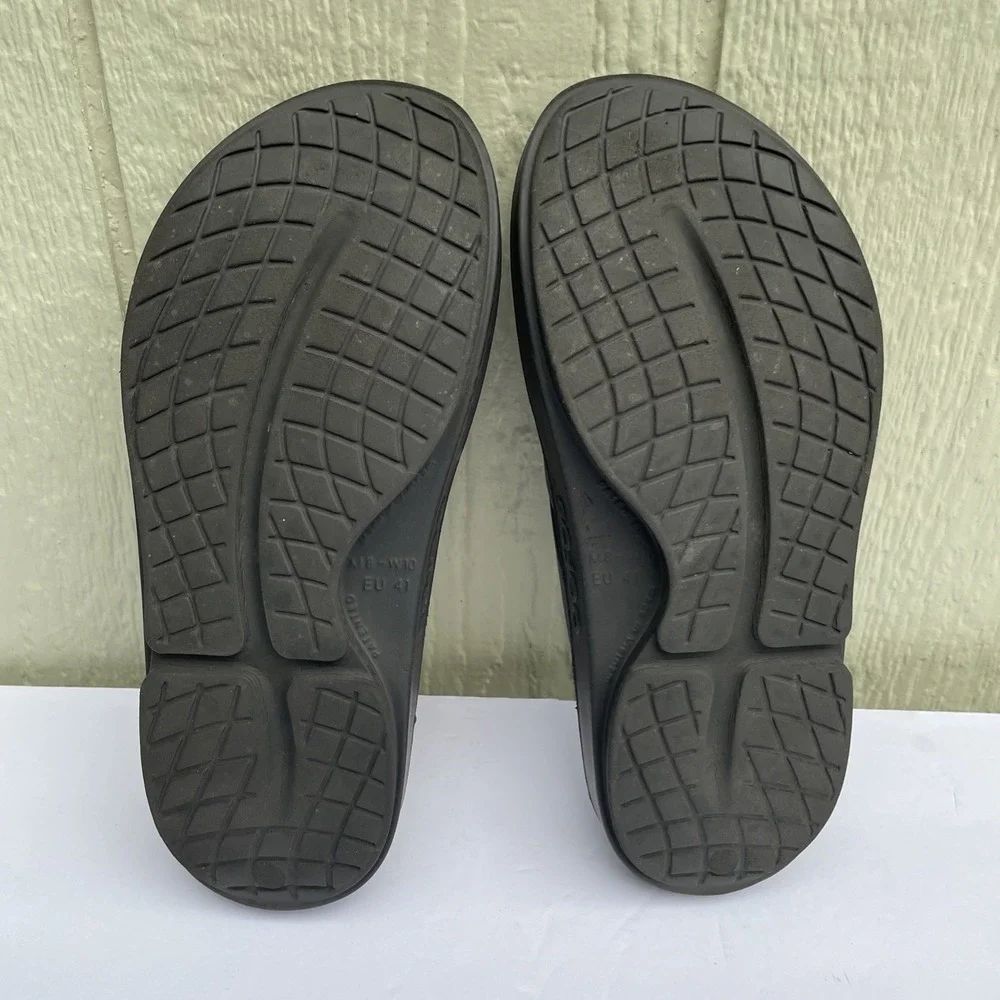 OOFOS Original Sandals Mens 8 Womens 10 Recovery Flip Flops Black Summer Beach